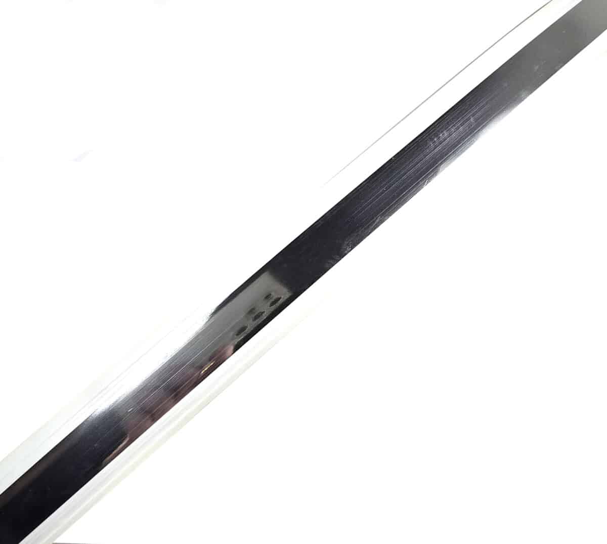 f77f522177f5b6e49234ebfcd111aaec6ab872674c37ad1c0c72248404f86744.jpg Dekoratif Şerit 30mm Beyaz Ortası Krom 3 metre - Görsel 1